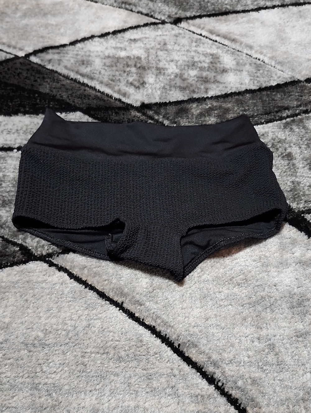 VS PINK SPORT 2020 GYM TO SWIM COLLECTION BLACK TEXTURED ATHLETIC SHORTS